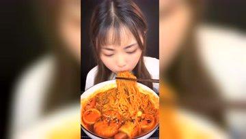 中年少女娱乐吃瓜酱,吃瓜酱带你领略娱乐圈风云变幻